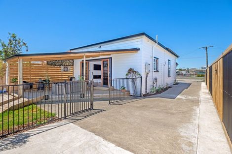 Photo of property in 21 Wellington Street, Te Hapara, Gisborne, 4010