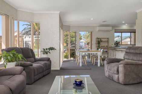 Photo of property in 16 Sandhurst Drive, Papamoa Beach, Papamoa, 3118