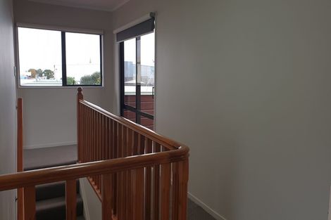Photo of property in 19 Ihaka Place, Papatoetoe, Auckland, 2104