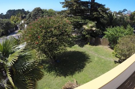 Photo of property in 1/10 Holt Avenue, Torbay, Auckland, 0630