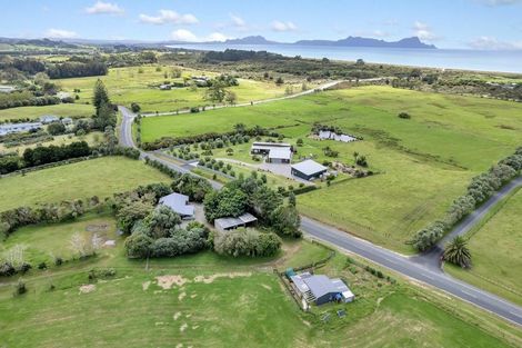 Photo of property in 88 Uretiti Road, Waipu, 0582