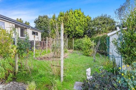 Photo of property in 63 Divich Avenue, Te Atatu South, Auckland, 0610