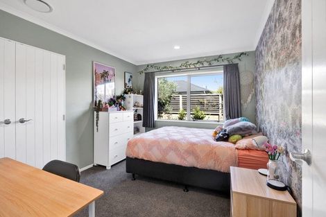 Photo of property in 9a Dolphin Parade, Bell Block, New Plymouth, 4312