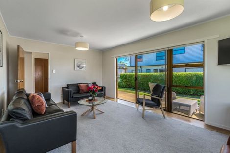 Photo of property in 2/39 Francis Street, Hauraki, Auckland, 0622