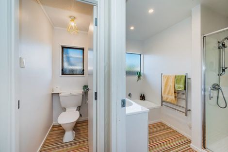 Photo of property in 7 Rodney Grove, Paraparaumu, 5032