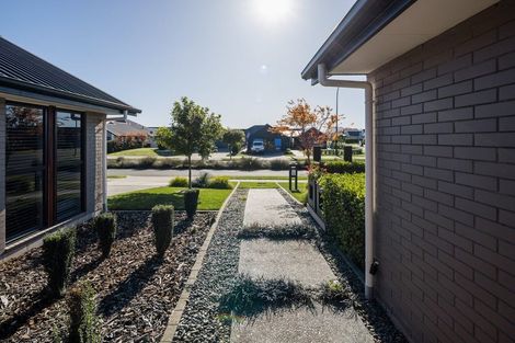 Photo of property in 54 Norfolk Drive, Cambridge, 3434