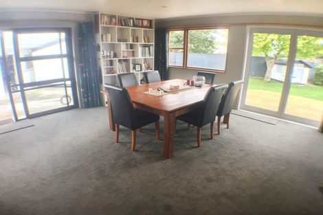 Photo of property in 5 Jones Place, Highbury, Palmerston North, 4412