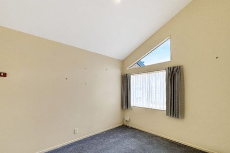 Photo of property in Miramar Villas, 4/3 Byron Street, Miramar, Wellington, 6022