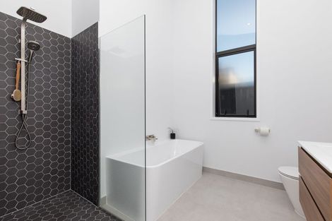 Photo of property in 2 Parachute Crescent, Papakura, 2110