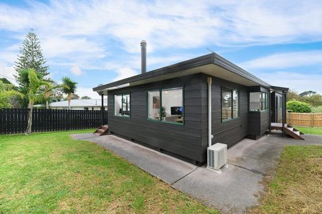Photo of property in 43a Golf Road, New Lynn, Auckland, 0600