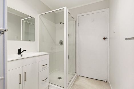 Photo of property in 15 Romney Square, Tawa, Wellington, 5028