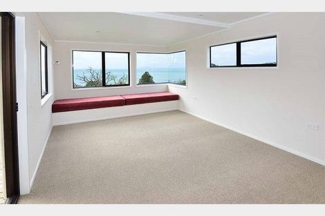 Photo of property in 28 Wade River Road, Stanmore Bay, Whangaparaoa, 0932