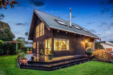 Photo of property in 217 Portage Road, Green Bay, Auckland, 0604