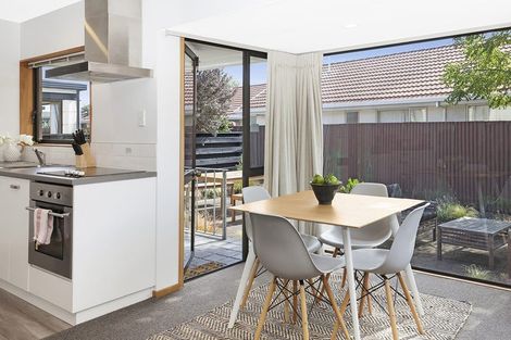 Photo of property in 5/4 Broadbent Street, Riccarton, Christchurch, 8041