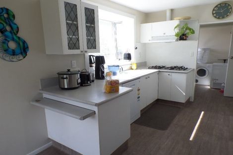 Photo of property in 17 Mckellar Place, Hornby, Christchurch, 8042