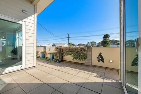 Photo of property in 81 Hine Street, New Plymouth, 4310