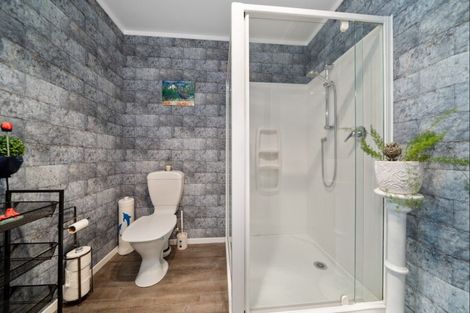 Photo of property in 33 Heta Road, Highlands Park, New Plymouth, 4312