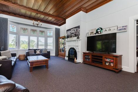Photo of property in 2 Aerodrome Road, Dannevirke, 4972