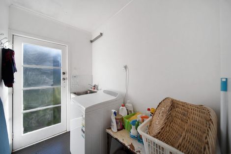 Photo of property in 23 Pohutukawa Avenue, Shelly Park, Auckland, 2014