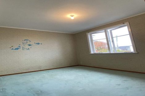 Photo of property in 62 Royal View Road, Te Atatu South, Auckland, 0610