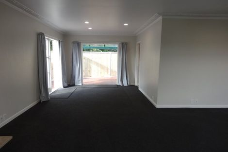 Photo of property in 2 The Anchorage, Sunnyhills, Auckland, 2010