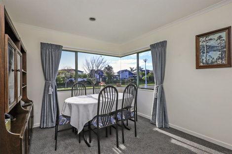 Photo of property in 13 Woodlands Drive, Havelock North, 4130