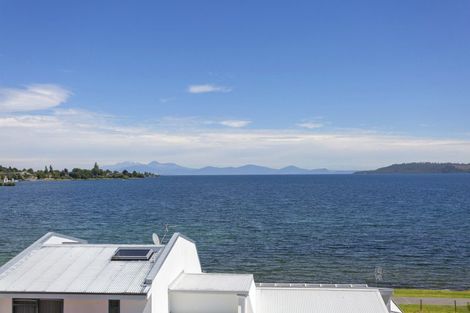 Photo of property in 225 Lake Terrace, Waipahihi, Taupo, 3330