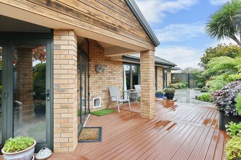 Photo of property in 12 Belgrove Place, Parklands, Christchurch, 8083