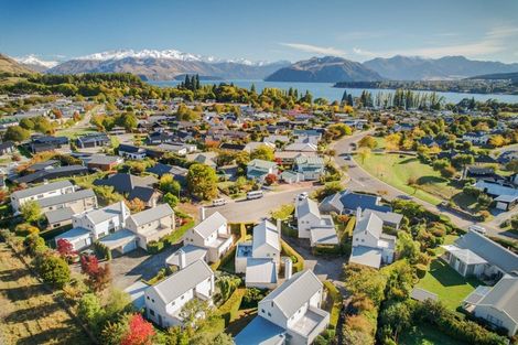 Photo of property in 9 Meadowbrook Place, Wanaka, 9305