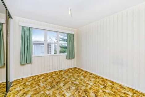 Photo of property in 9 Maunder Place, New Lynn, Auckland, 0600