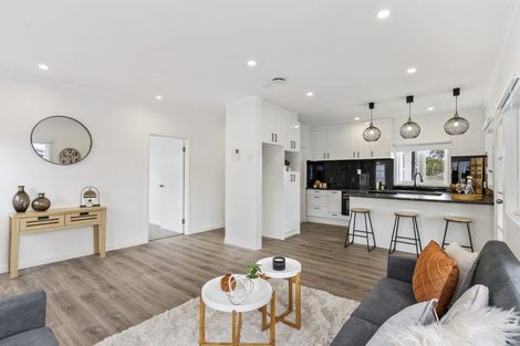 Photo of property in 6 James Laurie Street, Henderson, Auckland, 0612