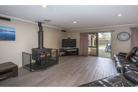 Photo of property in 16 Camleigh Close, Kaiapoi, 7630