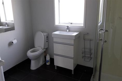 Photo of property in 28 Reynella Drive, Massey, Auckland, 0614