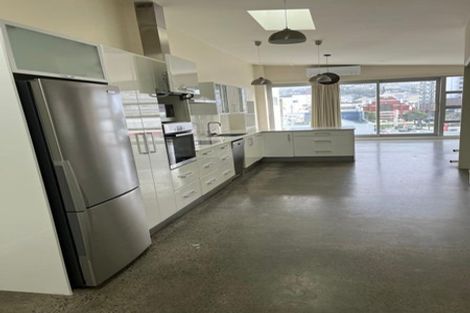 Photo of property in 25u5 Home Street, Mount Victoria, Wellington, 6011