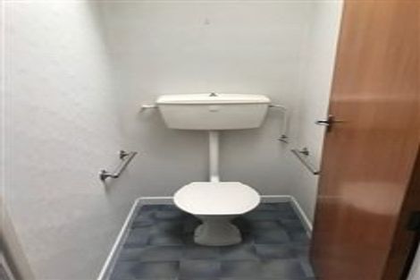 Photo of property in 1/148 Queen Street, Northcote Point, Auckland, 0627