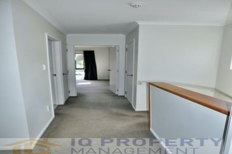 Photo of property in 54 Provence Esplanade, Te Atatu Peninsula, Auckland, 0610