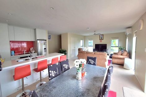 Photo of property in 19 Awataha Crescent, Pyes Pa, Tauranga, 3110