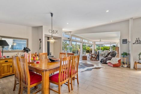Photo of property in 728 Kane Road, Hawea Flat, Wanaka, 9382