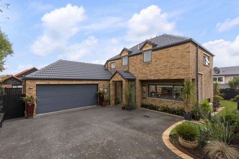 Photo of property in 2/19 Chiania Place, Somerville, Auckland, 2014