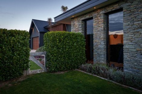 Photo of property in 5 Bull Ridge, Wanaka, 9305