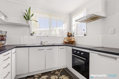 Photo of property in 77 Marshall Avenue, Richmond Heights, Taupo, 3330