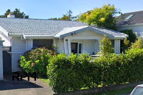Photo of property in 21 Gilbert Street, New Plymouth, 4310