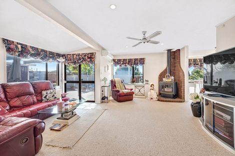 Photo of property in 7 Metric Place, Te Atatu South, Auckland, 0610