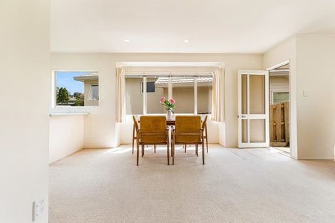 Photo of property in 2/9 Mably Court, Stanmore Bay, Whangaparaoa, 0932