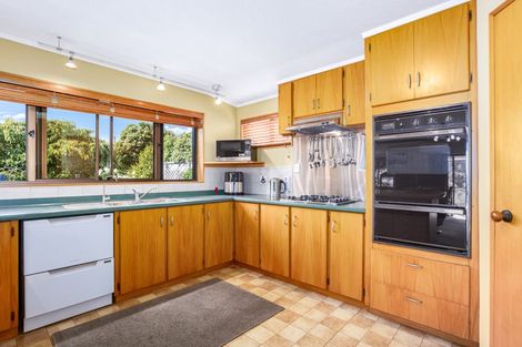 Photo of property in 12 Exploration Way, Whitby, Porirua, 5024