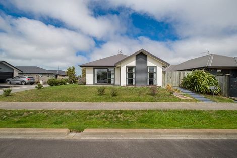 Photo of property in 32 Kawari Drive, Pegasus, 7612