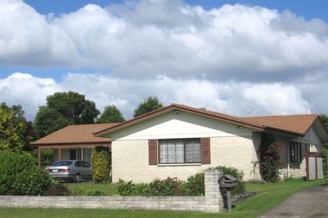 Photo of property in 19 Frank Evans Place, Henderson, Auckland, 0610