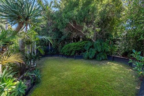 Photo of property in 8 Bellcroft Place, Belmont, Auckland, 0622