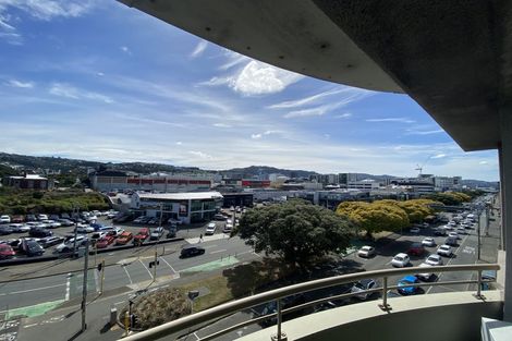 Photo of property in Grandstand Apartments, 80u8 Kent Terrace, Mount Victoria, Wellington, 6011
