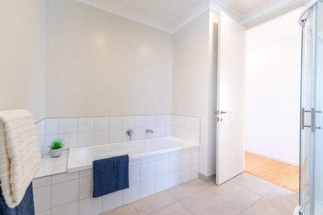 Photo of property in 72 Sunstone Crescent, Timberlea, Upper Hutt, 5018